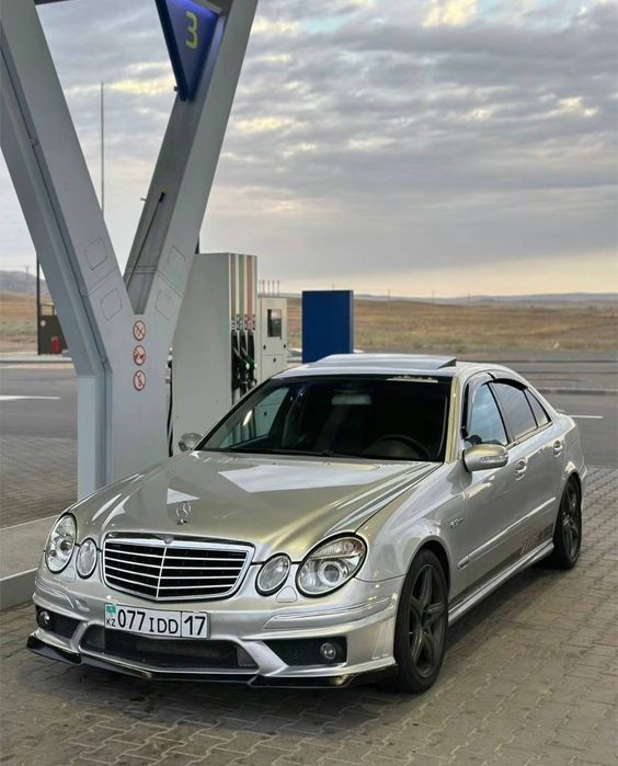 Бампер на Mercedes W211 из стекловолокна — лёгкий и прочный