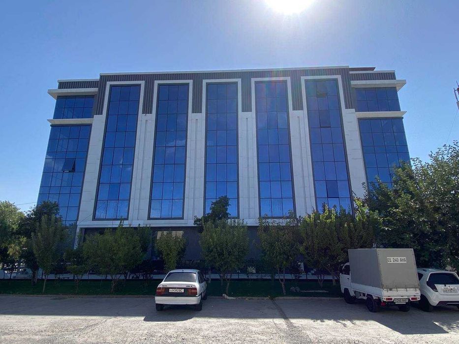 Современное коммерческое здание в аренду