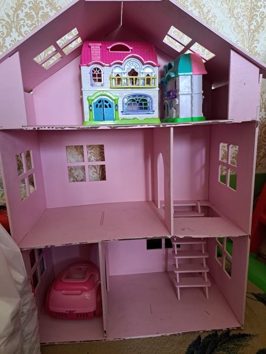 Домик для кукол для.    барби          с игрушками.