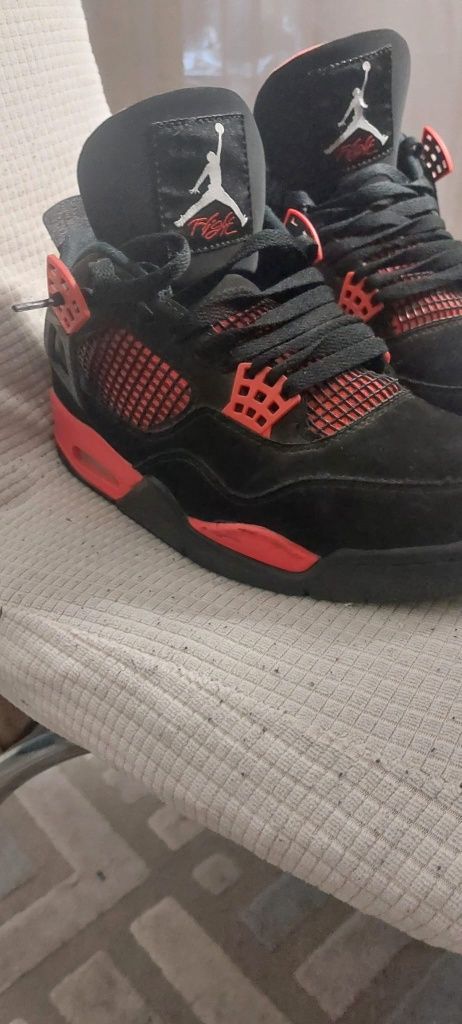 Jordan 4 Red tunder