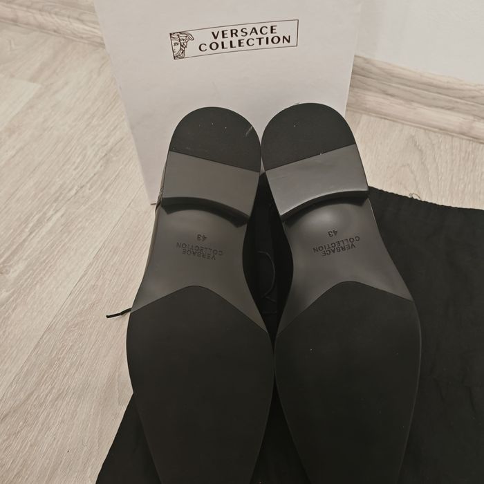 Pantofi de piele Versace