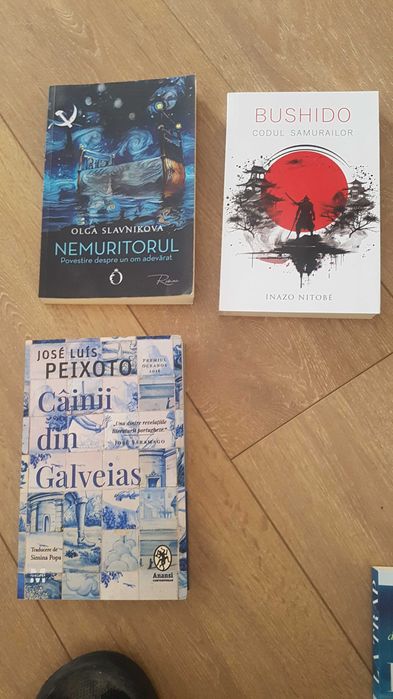 Cărți diferite titluri