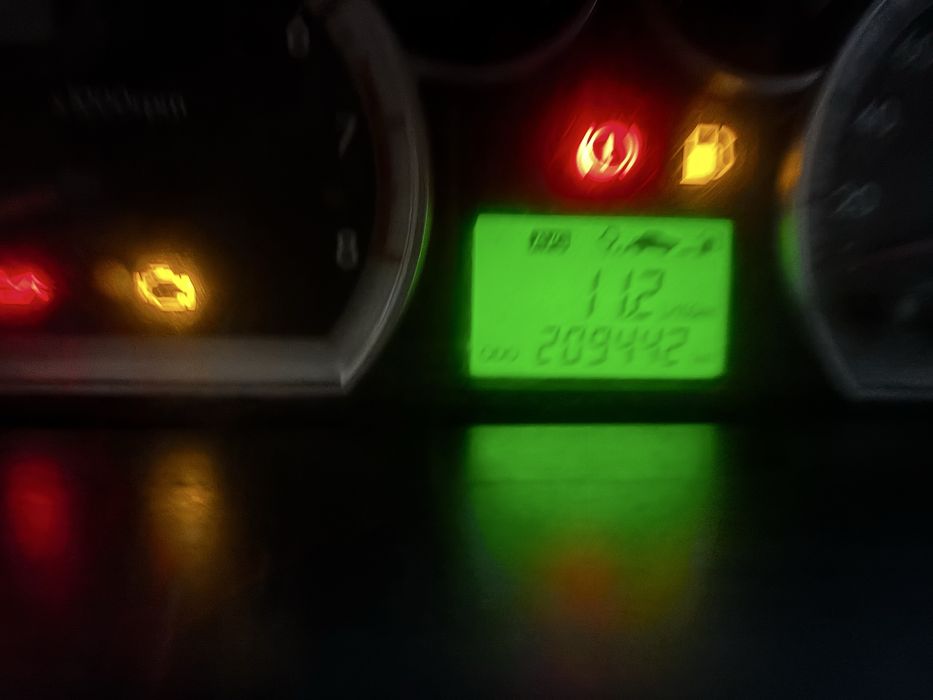 Нексия -3 сотилади