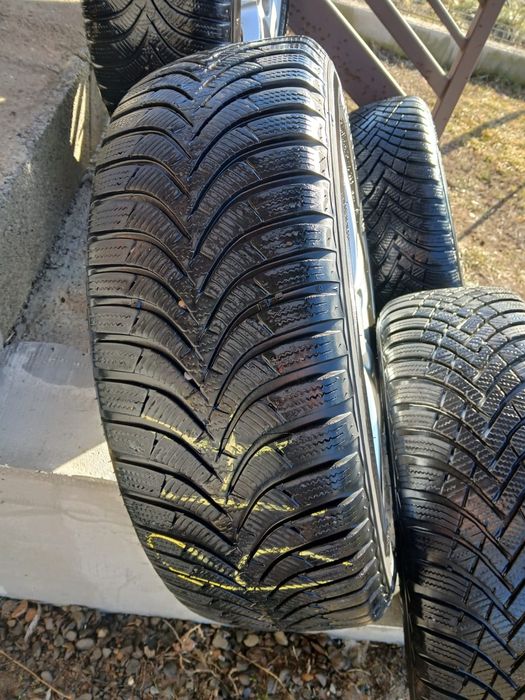 Jante de aluminiu cu cauciucuri de iarna 205 55 16