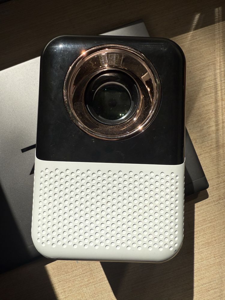 Продам проектор X10 PROJECTOR