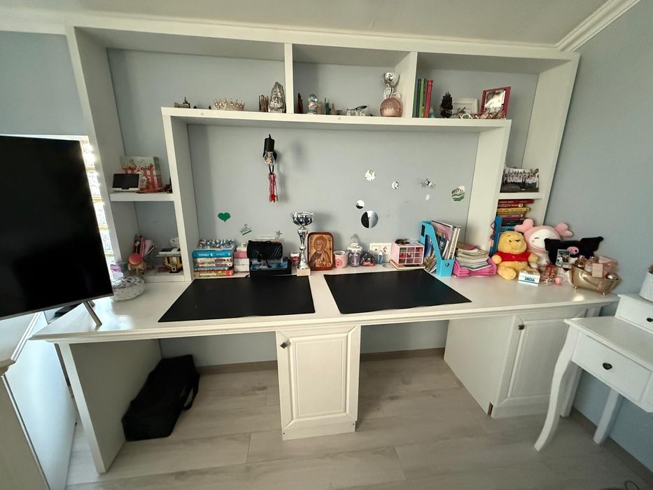 Vand pat divan ,birou dublu si masuta de toaleta