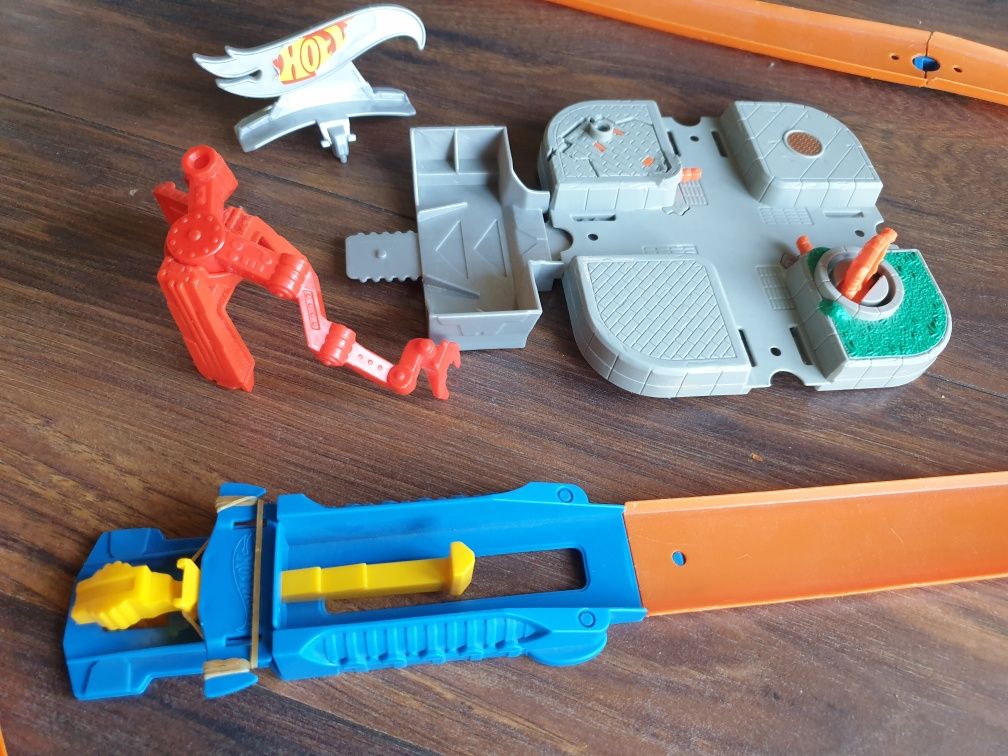 Писти Hot Wheels