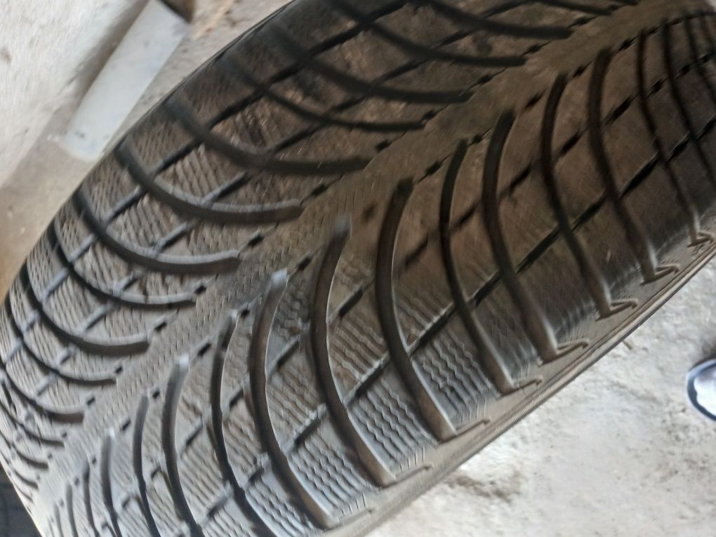 Гуми зимни 235/55 19 Мешелин