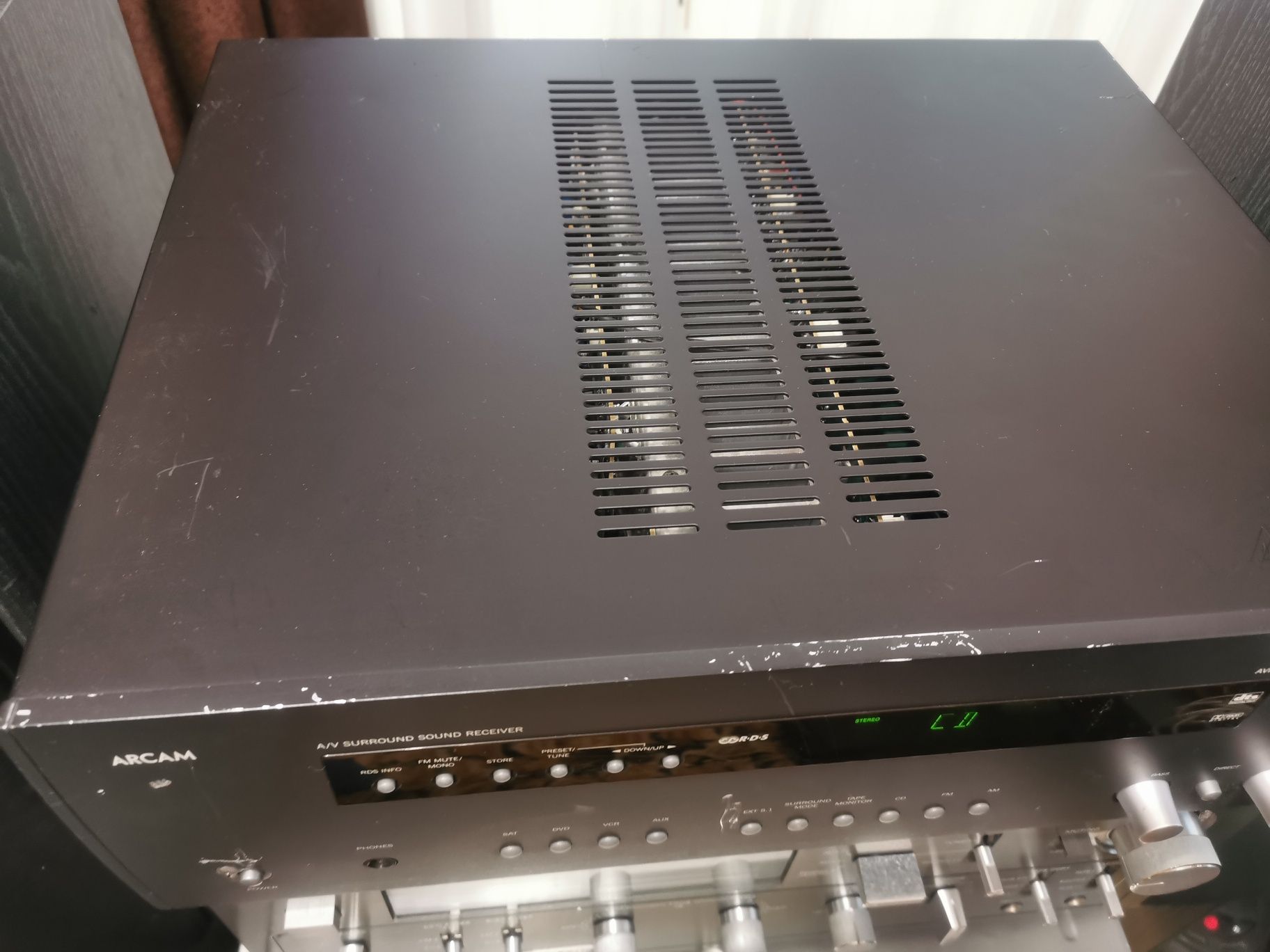 Amplificator Arcam AVR 100