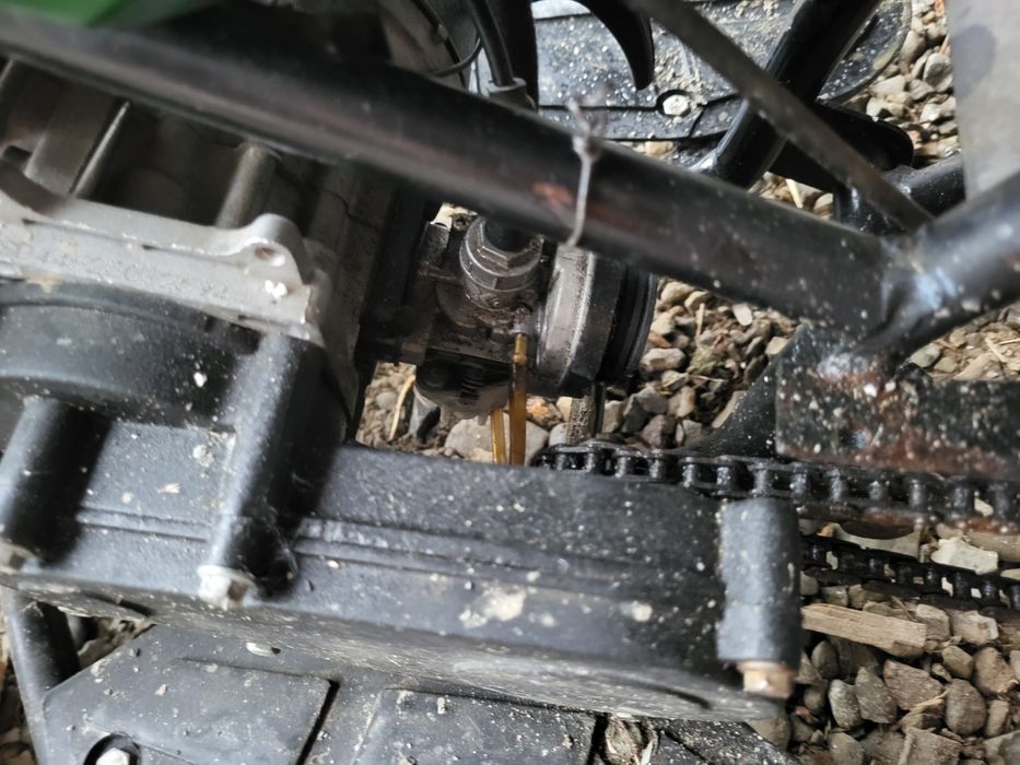 Vând atv de 49 cc