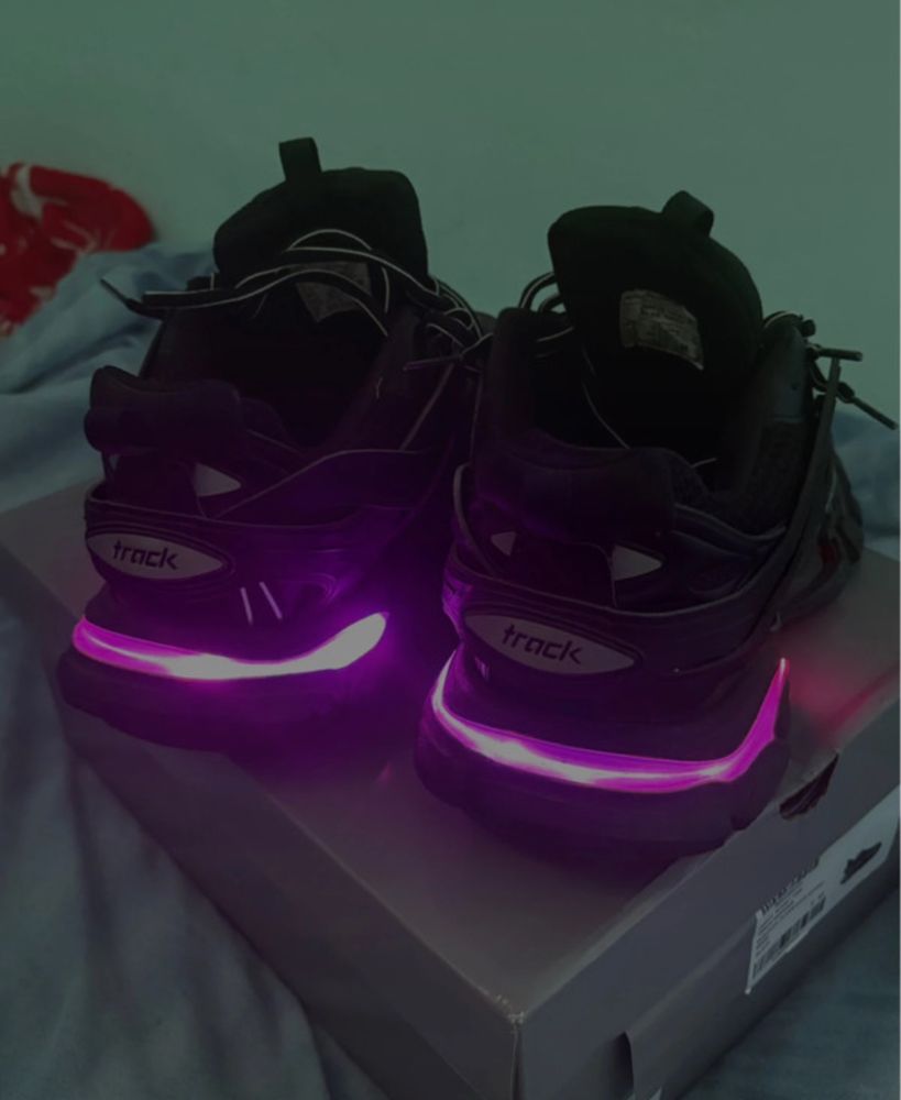 Balenciaga track led