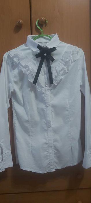 Блузки белоснежные 158р