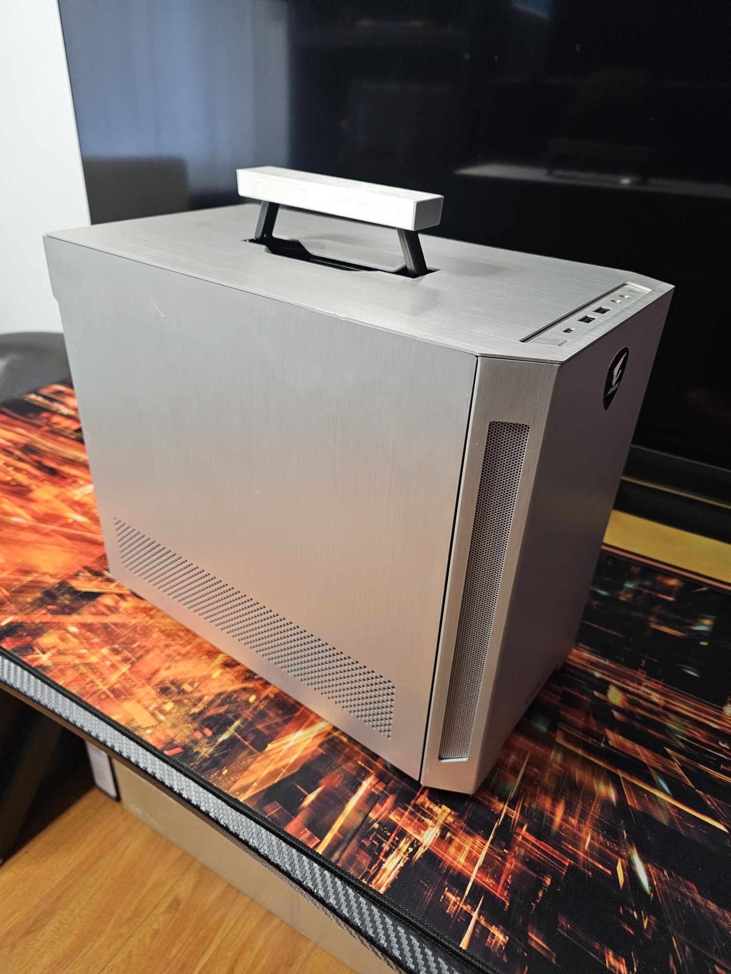 Carcasă LianLi TU150 ITX