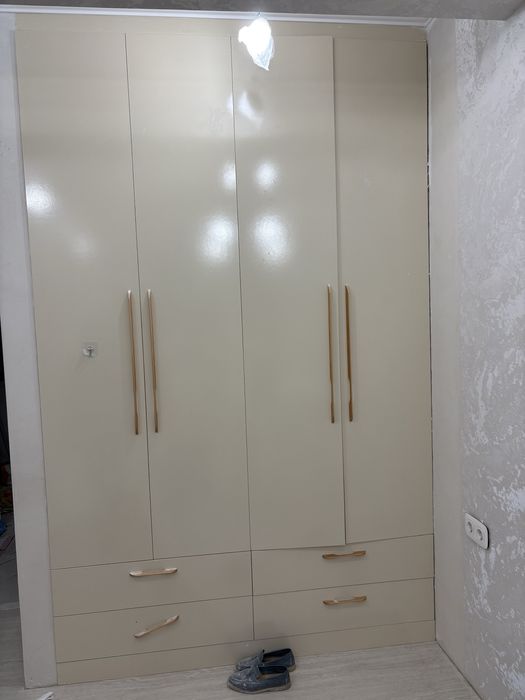 Шифоньер дешево! Высота- 2,70