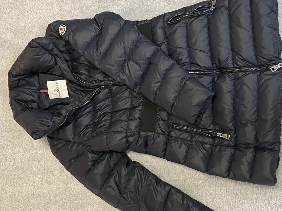 Geaca Moncler de primavara