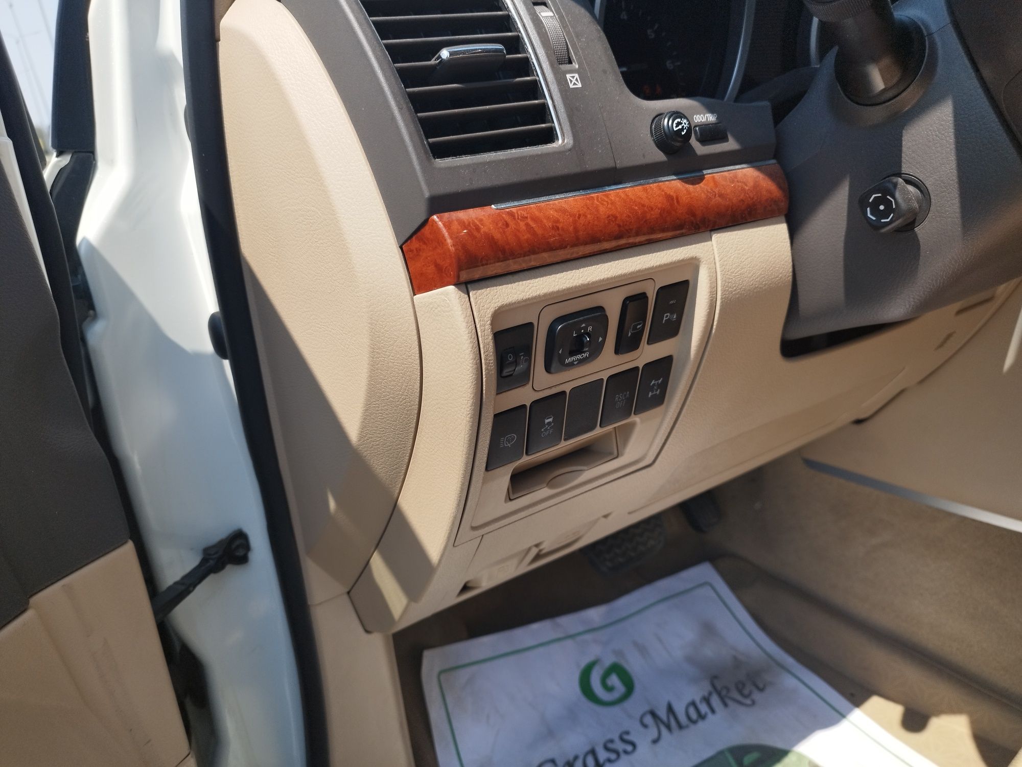 Land cruiser 200 sotiladi srochna