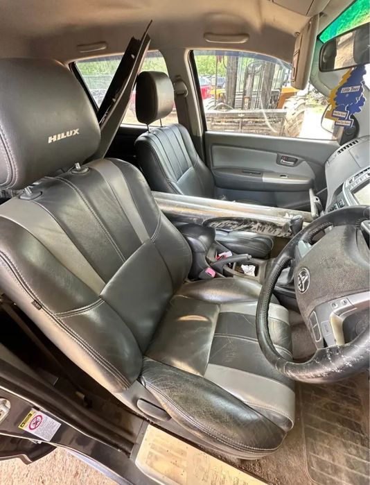 Dezmembrez Toyota Hilux 3.0 Invincible manual 2012-2015 1KD-FTV