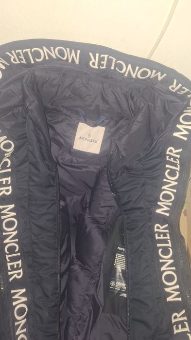 Яке Moncler като ново