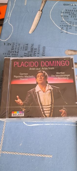 12 диска/CD с Pavarotti , Domingo , Carreras
