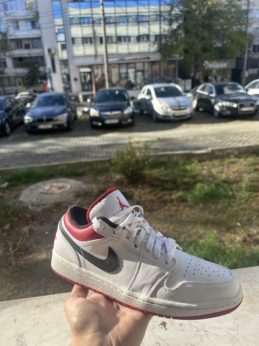 Vand Nike Air Jordan 1 Low White Univeristy Red