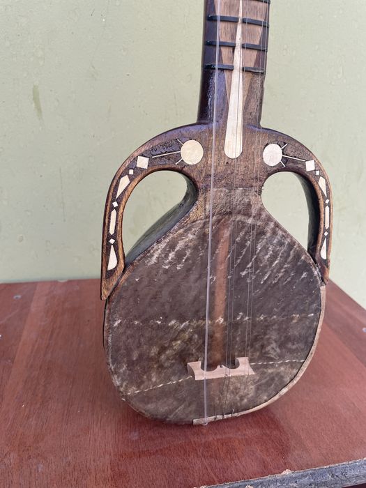 Qashqar rubobi Toshkent rubob