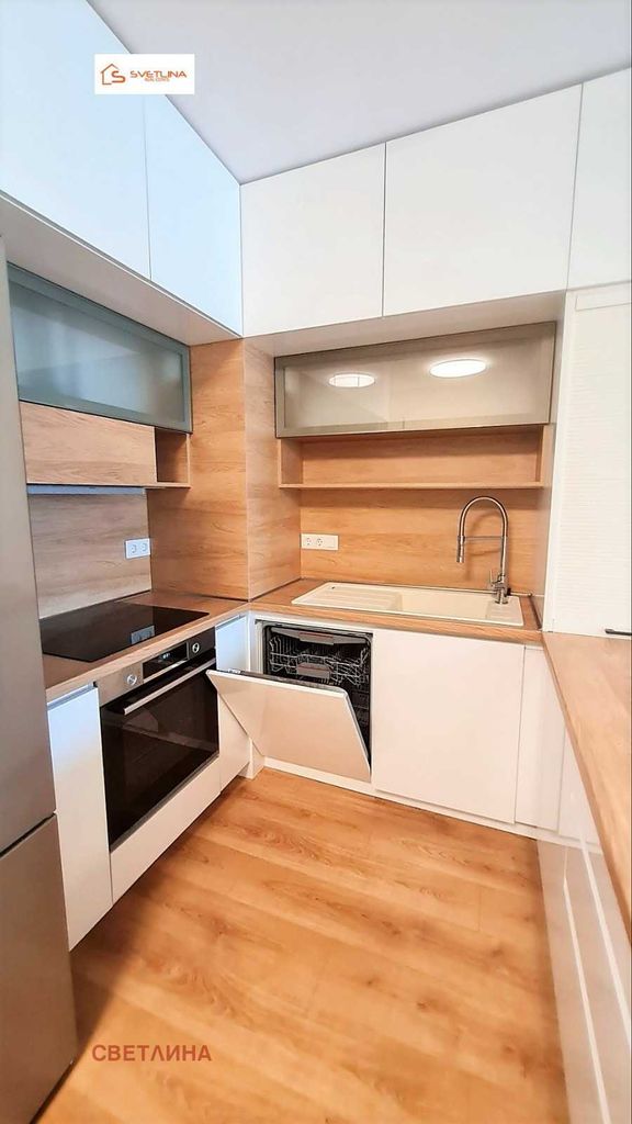 Продава се Тристаен апартамент в София, Разсадника - 90 кв.м за 1545 €/кв.м - Снимка #1