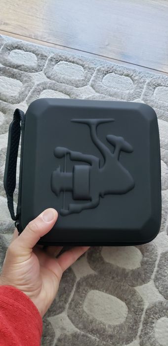 Кутия с цип за макара