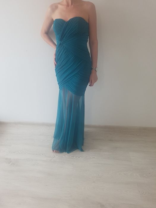 Vand rochii elegante de seara