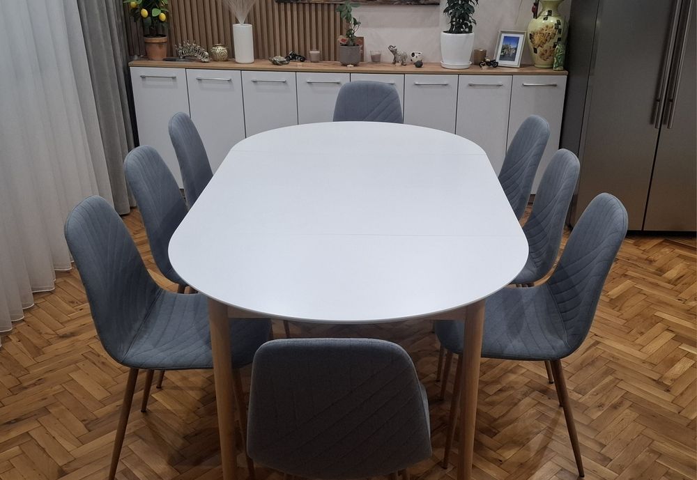 Трапезна маса и столове