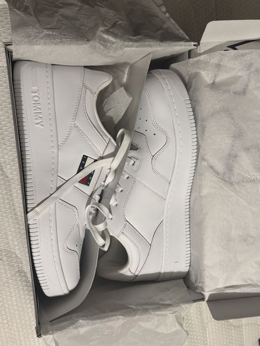 Adidasi Tommy Hilfiger noi 42