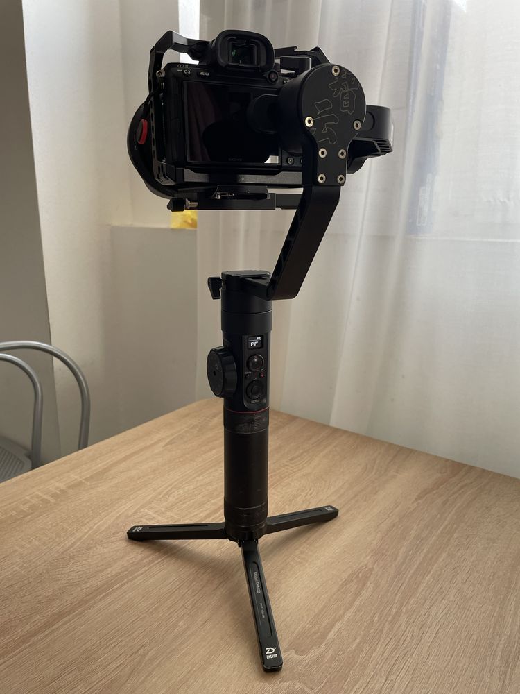 Zhiyun crane 2 + Follow focus