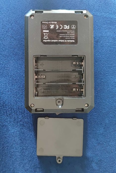 Aparat anti rozatoare cu ultrasunete pentru autovehicule