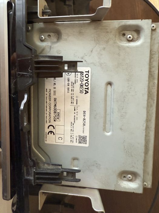 Продам штатную магнитолу хайлюкс