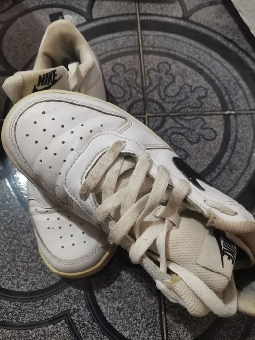 Vand adidasi Nike marimea 38