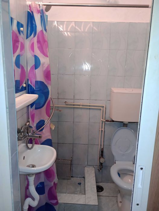 Inchiriez garsoniera