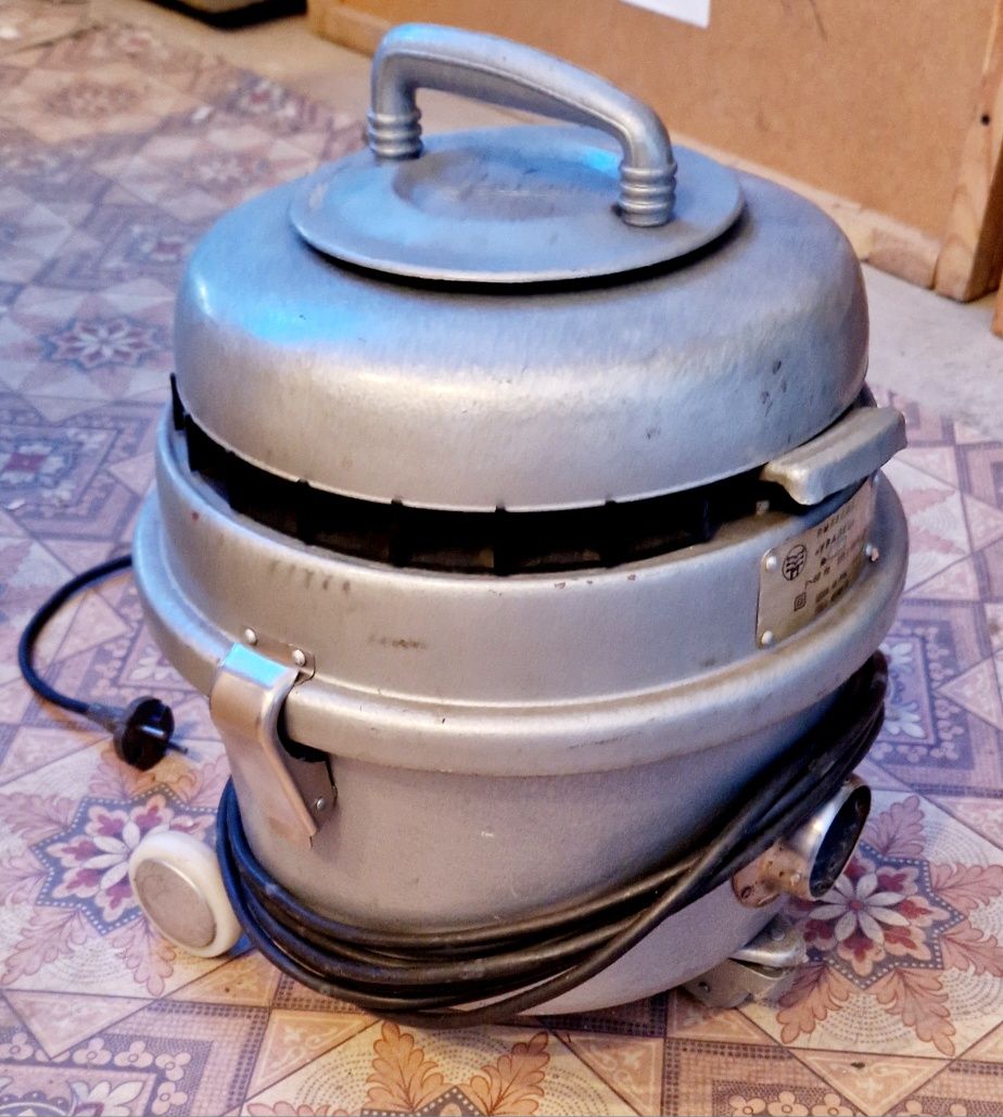 Пылесос Уралец продам