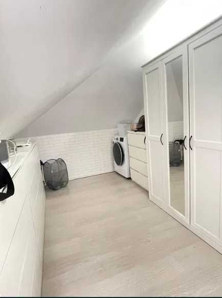 Casa de vanzare cu etaj complet mobilata, cu gradina  + 5000 mp padure