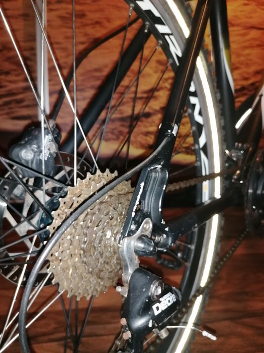 Bicicleta solida usoara, suspensii fata , frane hidraulice disc