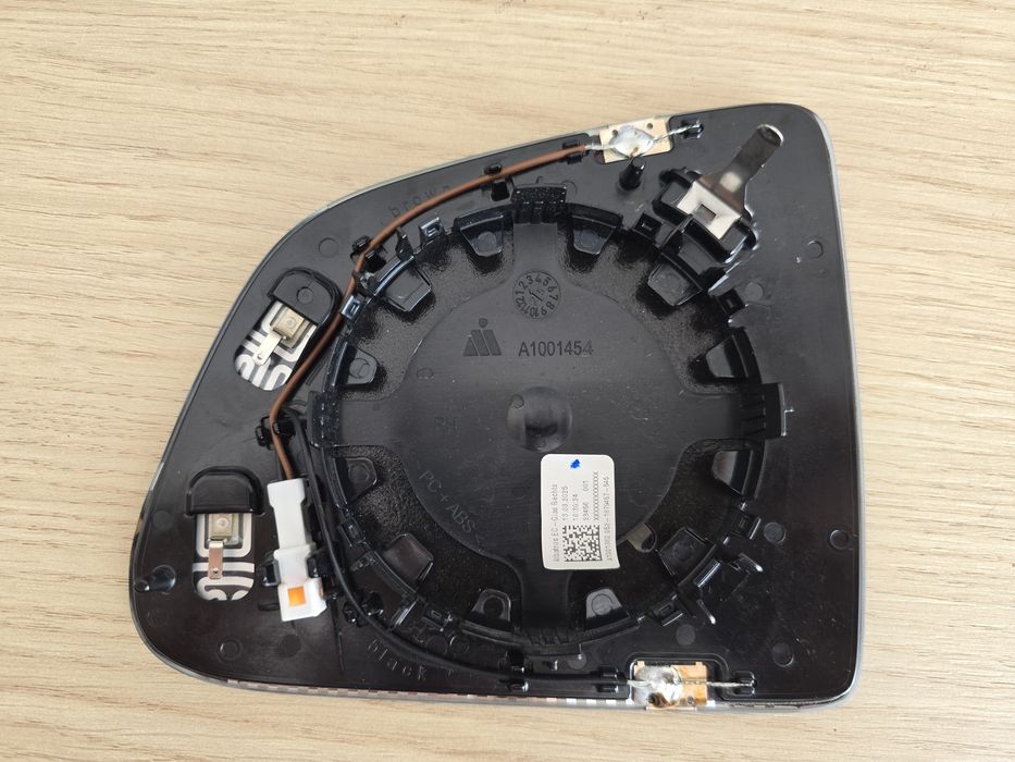 Oglinda (geam) dreapta Tesla Model Y