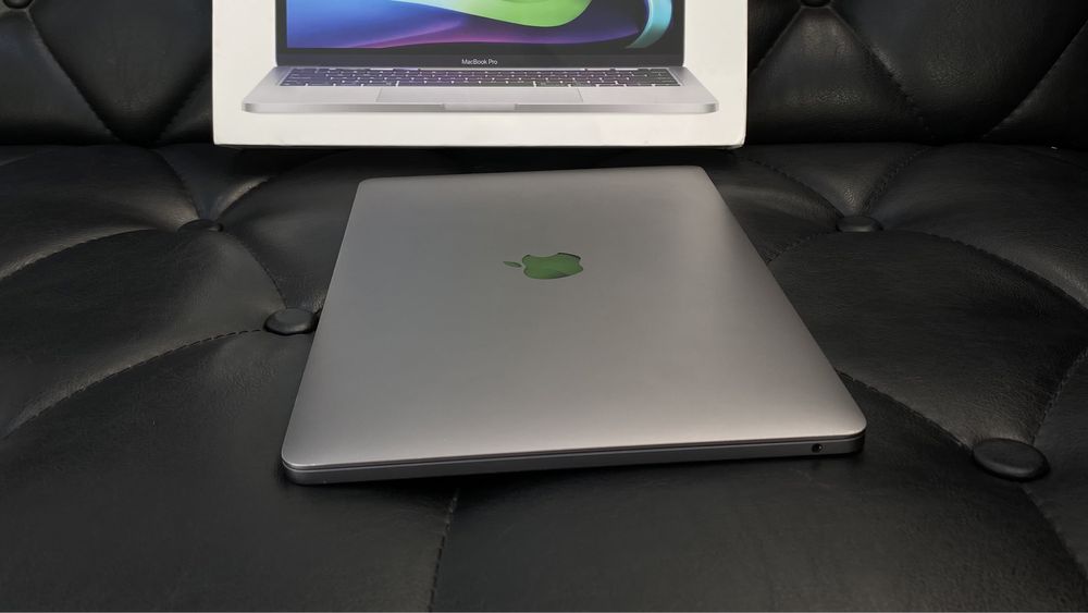 Apple MacBook Pro M2 8/256GB 2020 года в идеальном состоянии