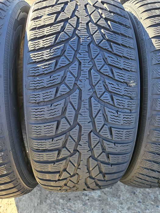 Vând anvelope iarna 225/55/16 225/55r16 NOKIAN