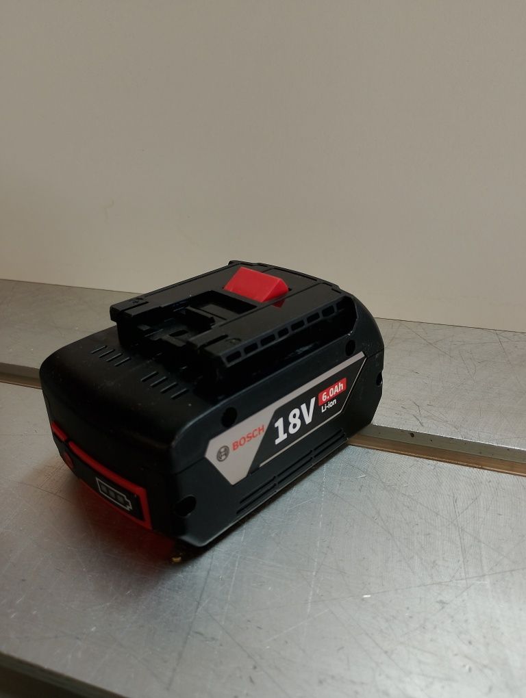 Продавам литиево йонна батерия за Бош 18v.6Ah.