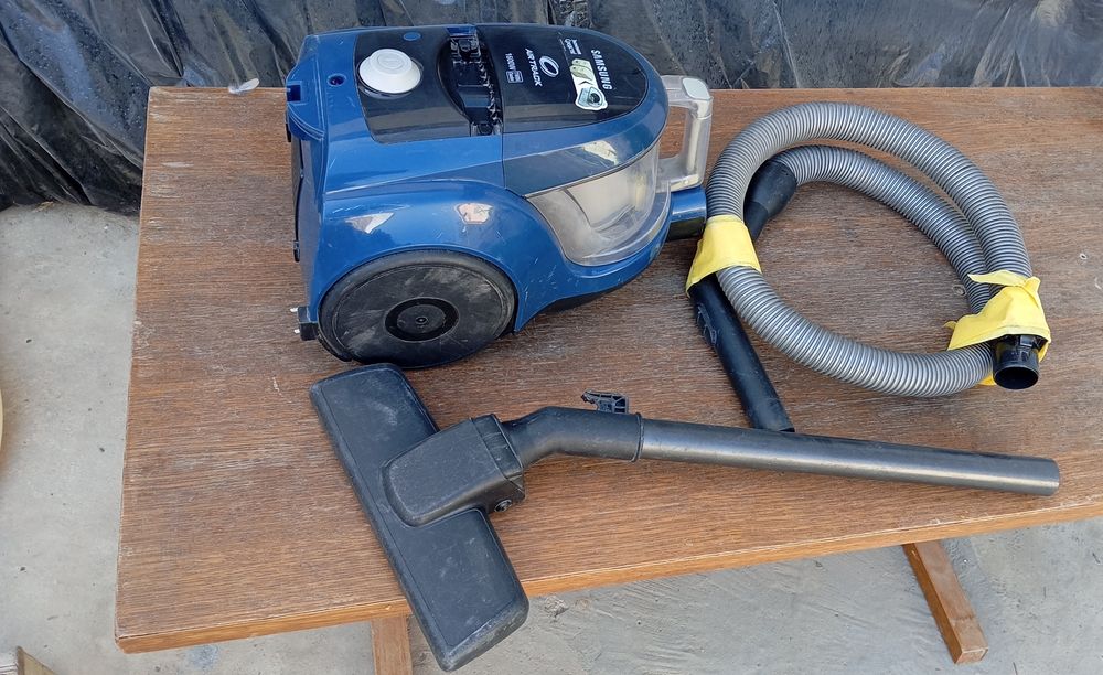 Пылесос сотилади