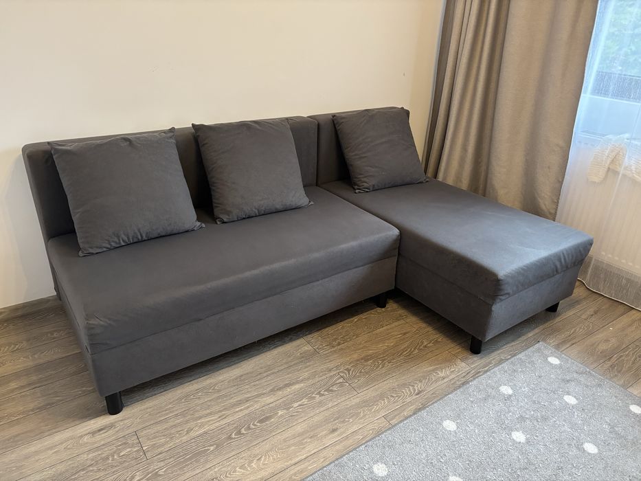 Colțar Ikea – rabatabil, cu ladă de depozitare, stare foarte buna