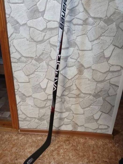 продам клюшку BAUER VAPOR б/у