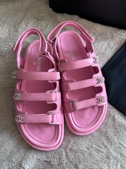Розови сандали Chanell