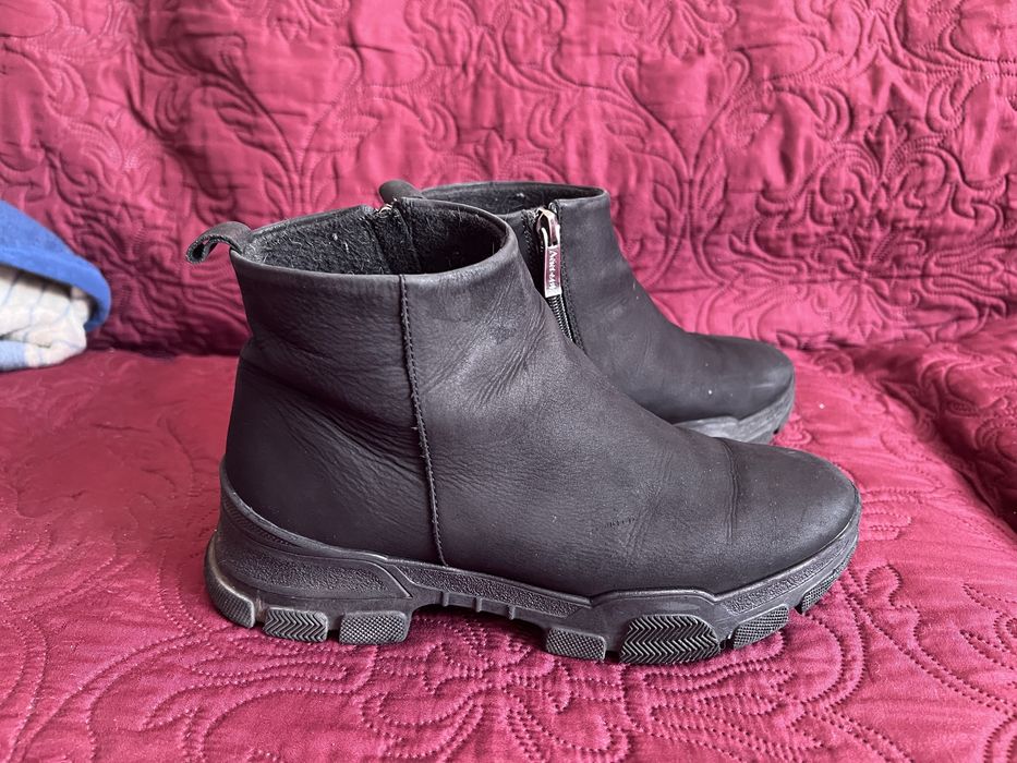 Дамски боти естествен набук, удобна подметка