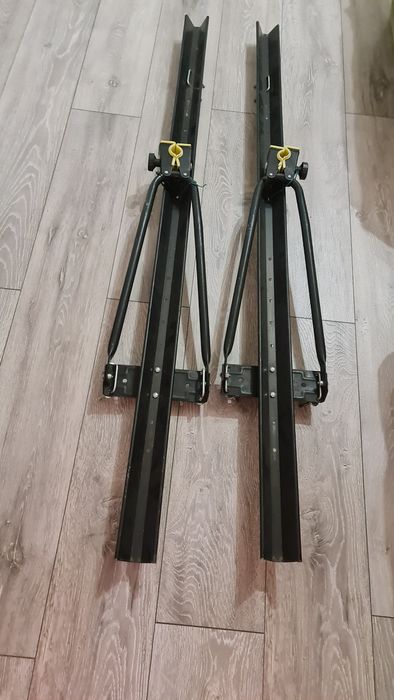 Vând suport  bicicleta .