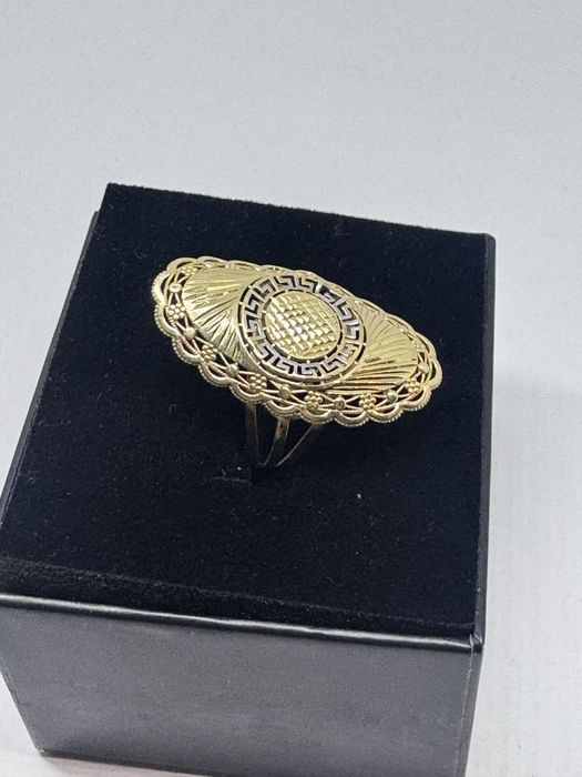 красив златен дамски пръстен 3.47гр 14к 585