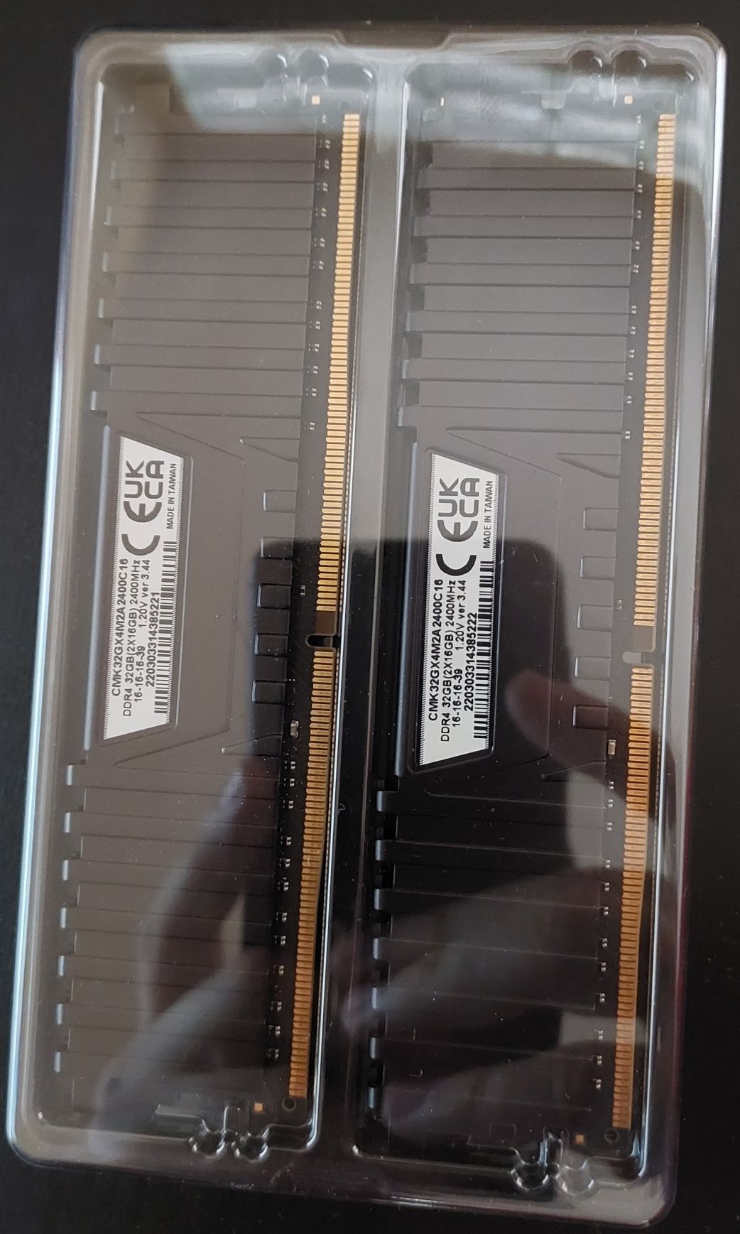 Memorii RAM Corsair Vengeance LPX 32gb DDR4 2400